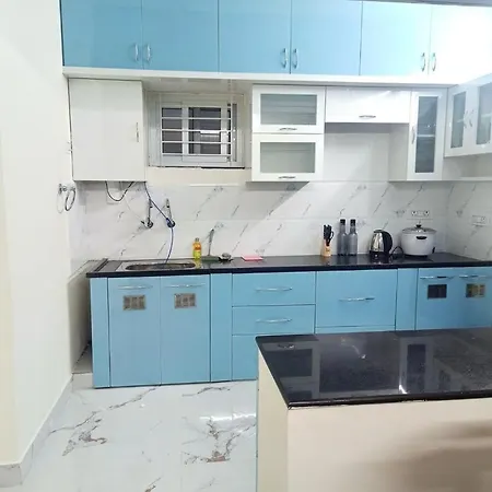 Servostay Kphb Phase 15 New Stunning 3 Bhk - 4Th Floor